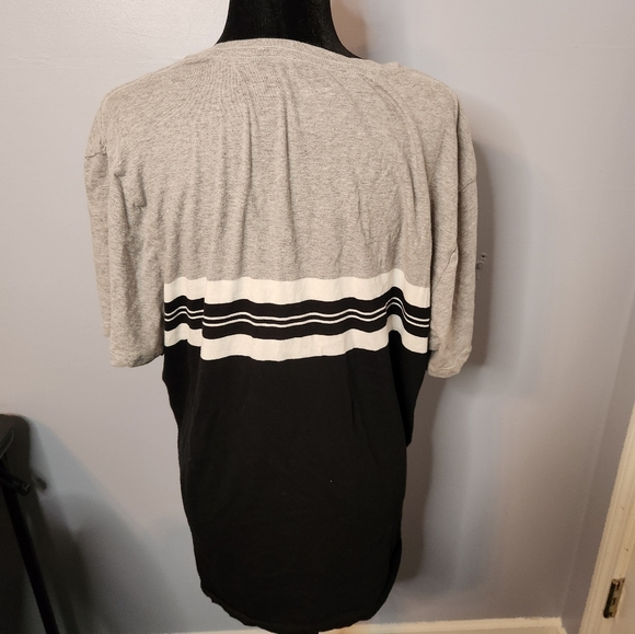 Old Navy Color Block Center Stripe Tee Size XL Soft Washed Gray/Black/White - Picture 3 of 6